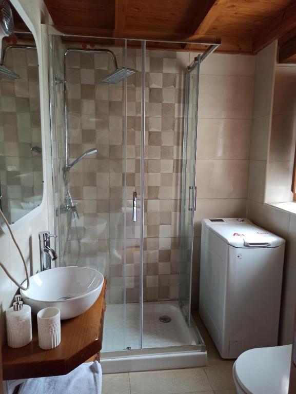 Koupelna v ubytování Casa Rural La Cabaña