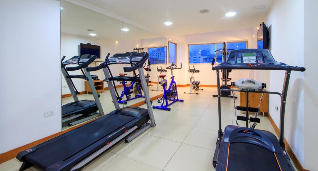 Fitness centrum a/nebo fitness zařízení v ubytování ZEN Hotel