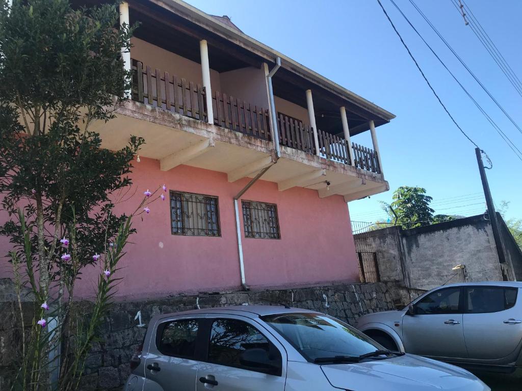  Sobrado e Casa em Ubatuba
