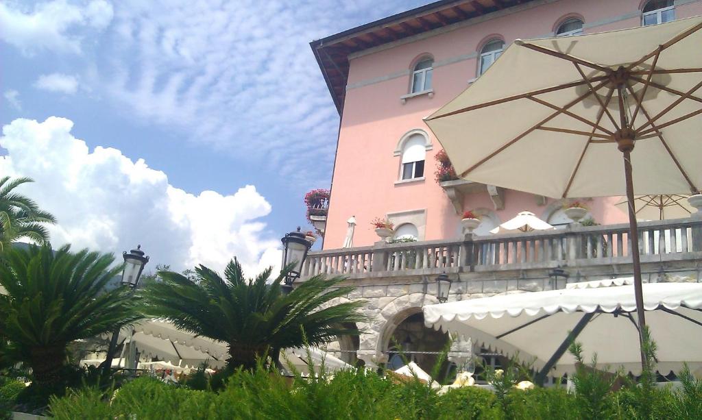 Budynek, w którym mieści się apartament