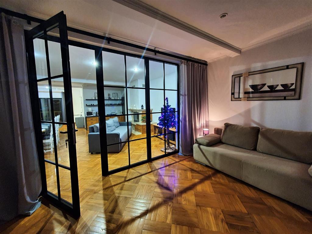 Posedenie v ubytovaní Apartamenty pod Holicą