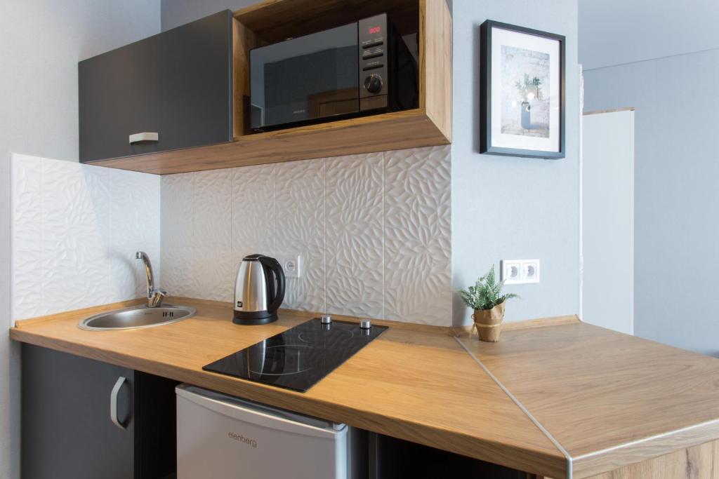 Studio with City View - 15th floor - Hrekivska str 5-1 фото 4