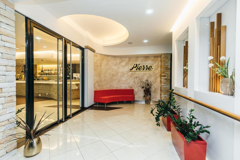 Hol lub recepcja w obiekcie Pierre Hotel