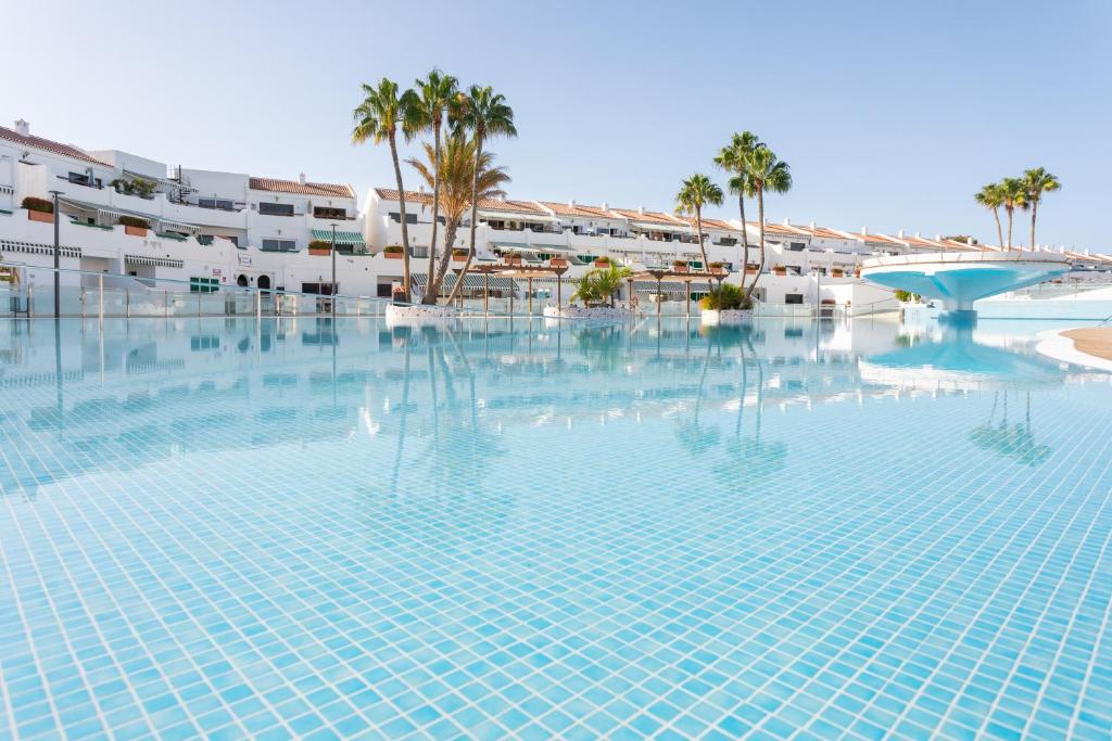 Bazén v ubytování Home2Book Cozy Apartment Costa del Silencio, Pool nebo v jeho okolí