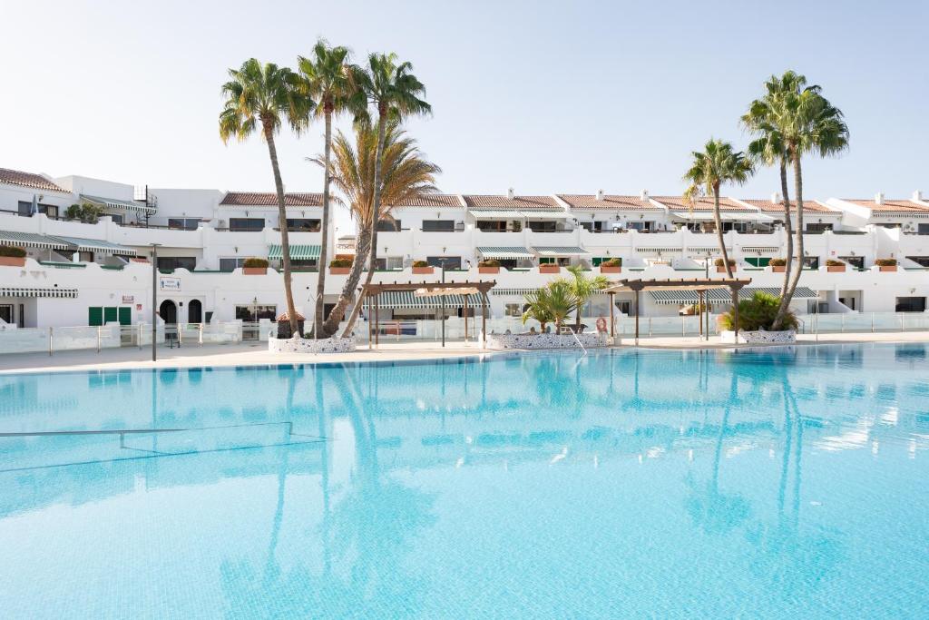 Bazén v ubytování Home2Book Cozy Apartment Costa del Silencio, Pool nebo v jeho okolí
