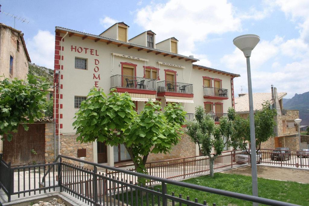 Budova, kde se hotel nachází