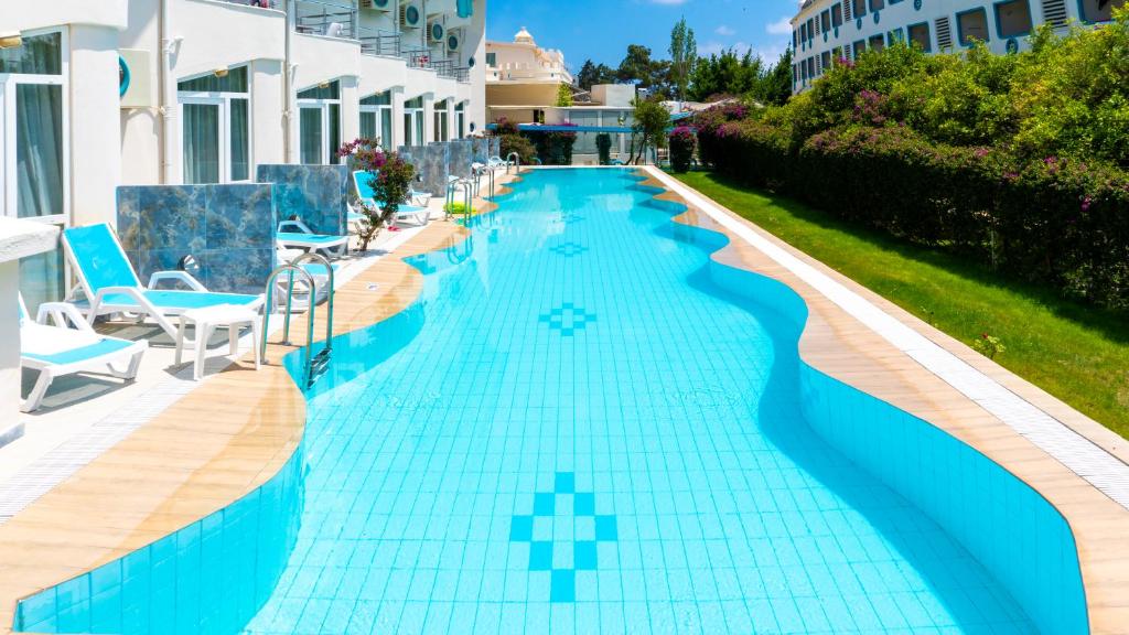 Bazén v ubytování Miarosa Kemer Beach nebo v jeho okolí