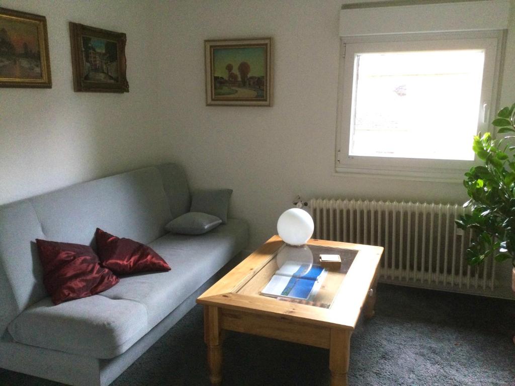 Un lugar para sentarse en Privates Appartment Ferienwohnung im Einfamilienhaus