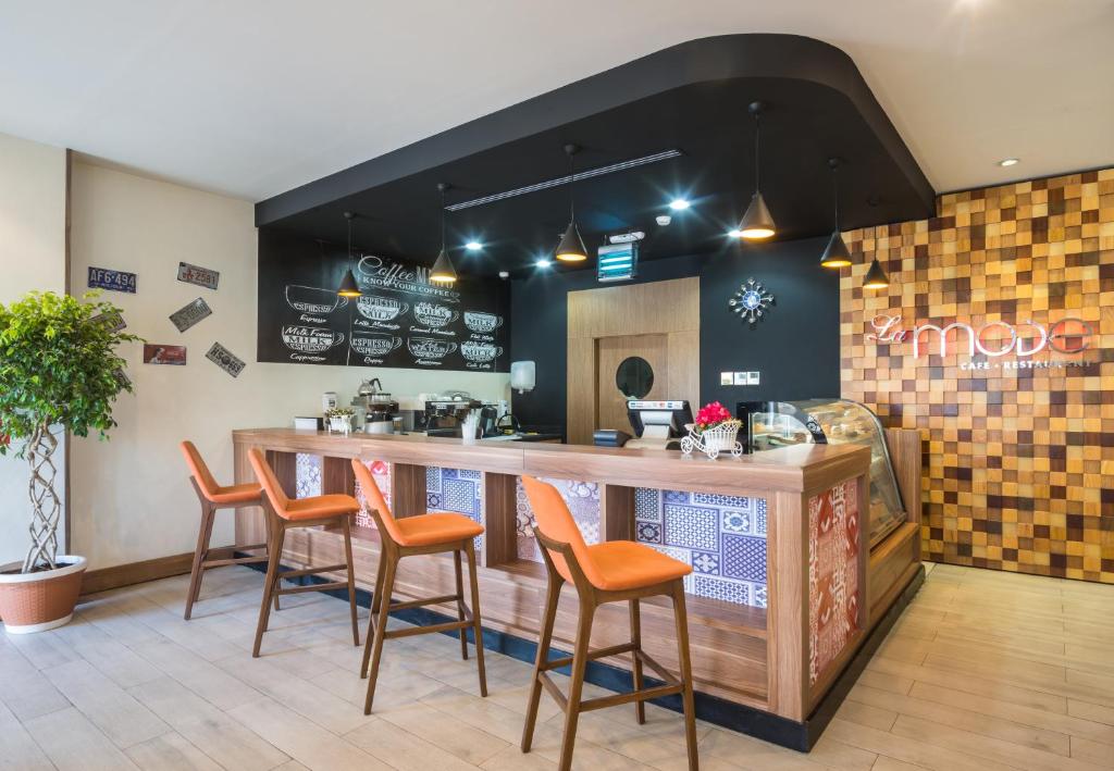 Kuchyň nebo kuchyňský kout v ubytování Mena Hotel Tabuk
