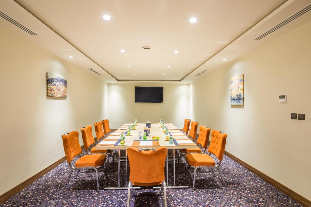 TV a/nebo společenská místnost v ubytování Mena Hotel Tabuk