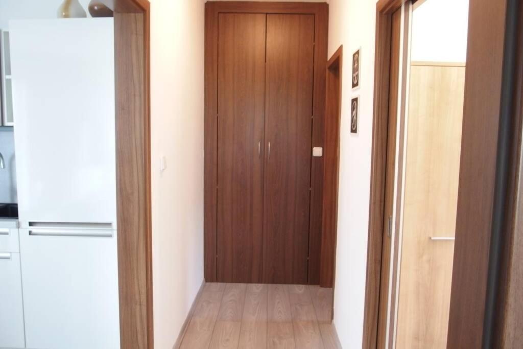 Fotografie z fotogalerie ubytování Příjemný apartmán Křoví v rodinném domku se sdíleným bazénem, terasou a zahradou v destinaci Křoví
