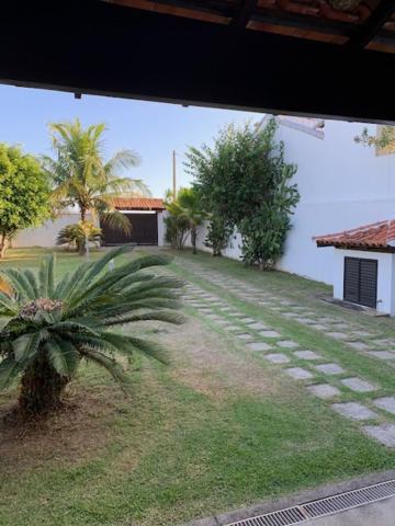  Casa de luxo em frente à praia de Itaúna