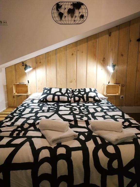 Postel nebo postele na pokoji v ubytování Mía Suites II Loft Centro Histórico - PARKING & WIFI FREE
