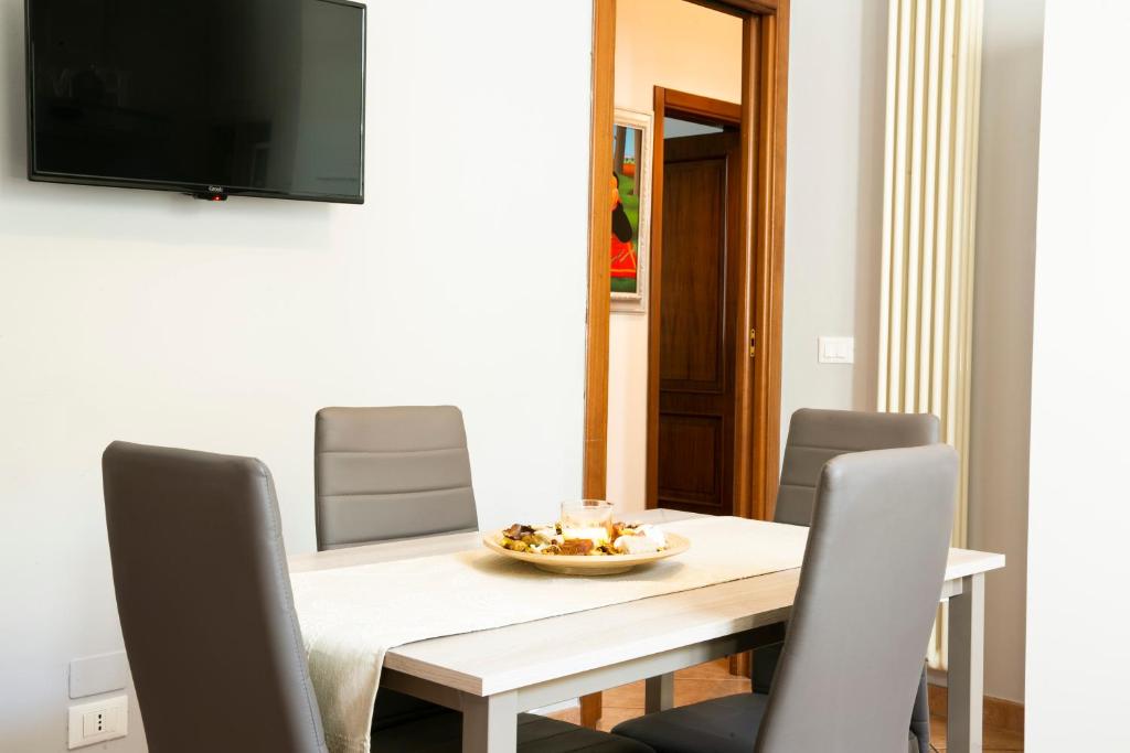 Telewizja i/lub zestaw kina domowego w obiekcie Gioviale House Pescara