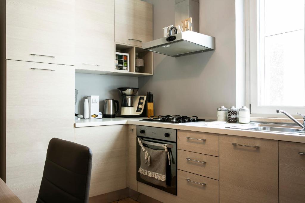 Kuchnia lub aneks kuchenny w obiekcie Gioviale House Pescara