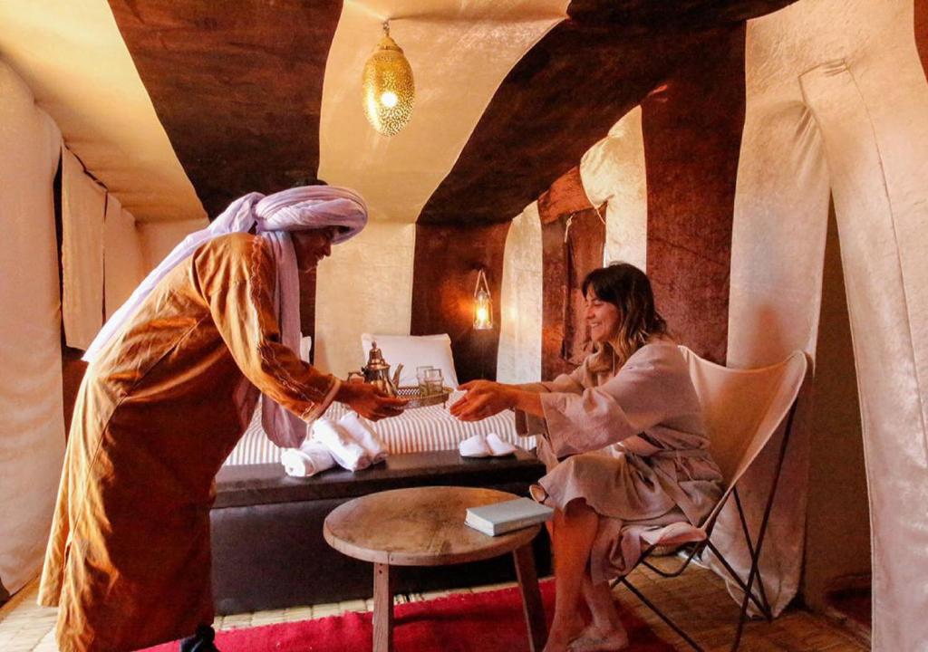 Ospiti di Mhamid Luxury Camp Experience