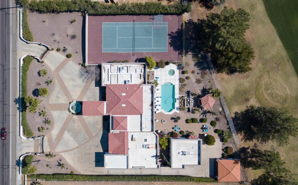7BR Villa on Golf Course with Castita Pool Tennis and Basketball Court kat planı