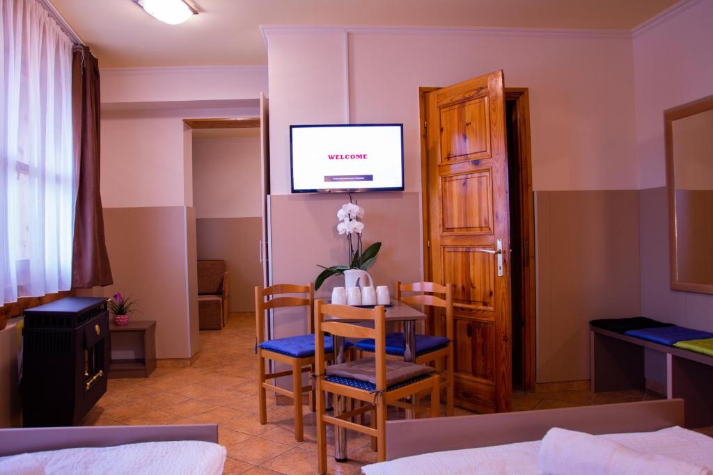 Postel nebo postele na pokoji v ubytování Huli Panzio
