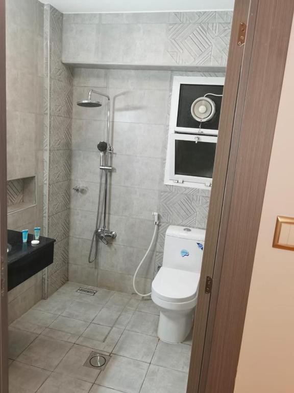 Koupelna v ubytování Al Ghubrah Plaza Hotel