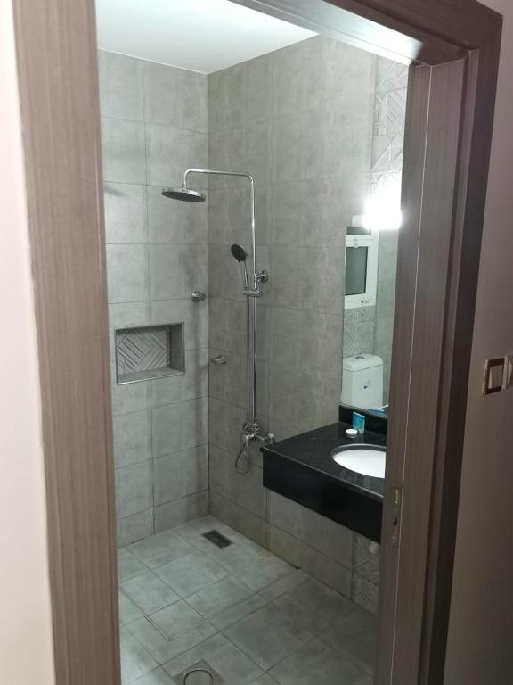 Koupelna v ubytování Al Ghubrah Plaza Hotel