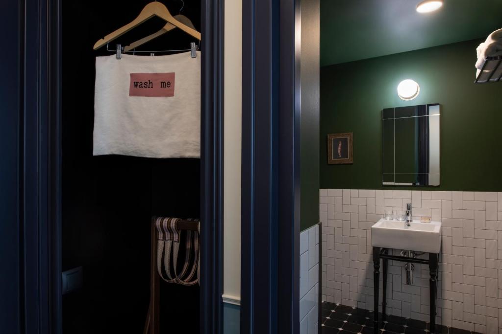 Koupelna v ubytování Communal Hotel Plekhanovi