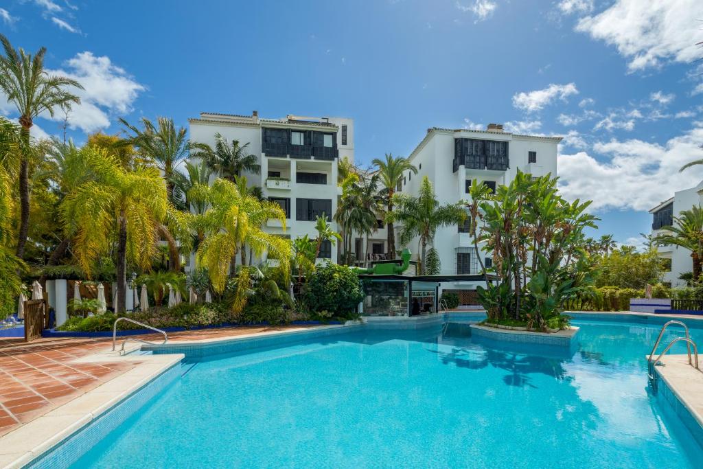 Jardines Las Golondrinas apartments Elviria, Marbella ...