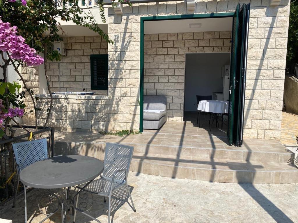 Patio alebo iná vonkajšia časť ubytovania Apartment Esperansa