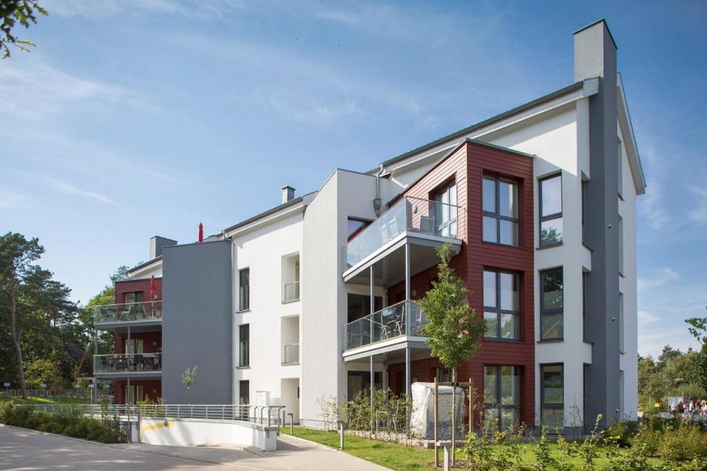 an exterior view of a building at Strandvilla Baabe 20 ABENDROT in Baabe