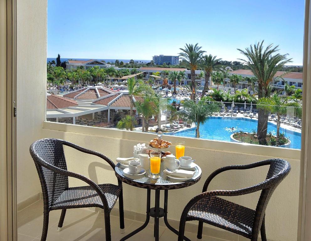 Olympic Lagoon Resort Ayia Napa - Suite Junior Avec Piscine Et Vue Sur Le Jardin