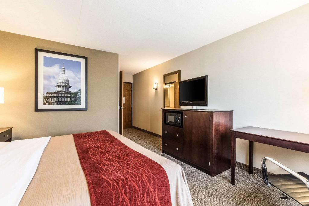 Comfort Inn - King Room - Non-Smoking