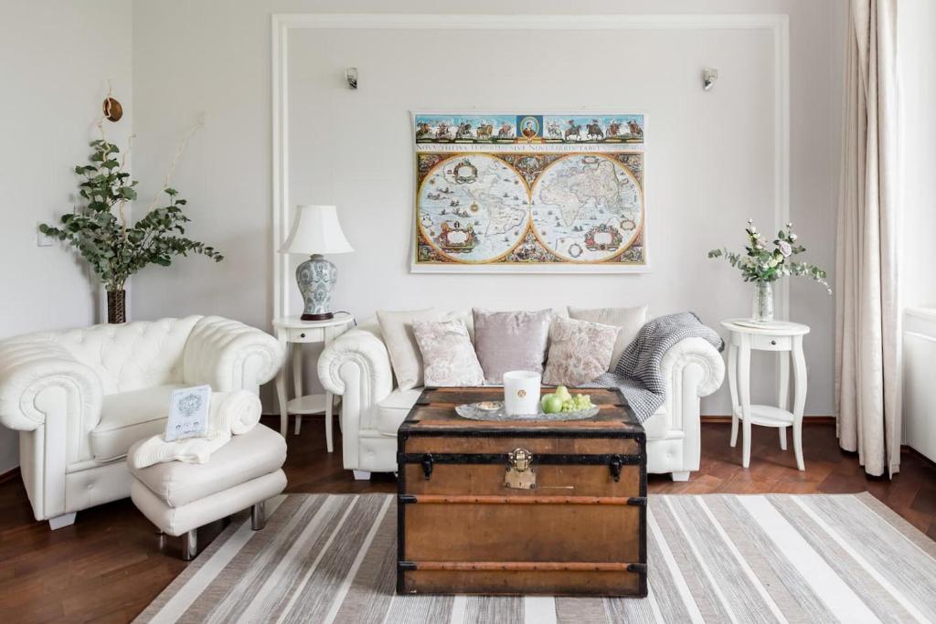 Old Town Square Apartment