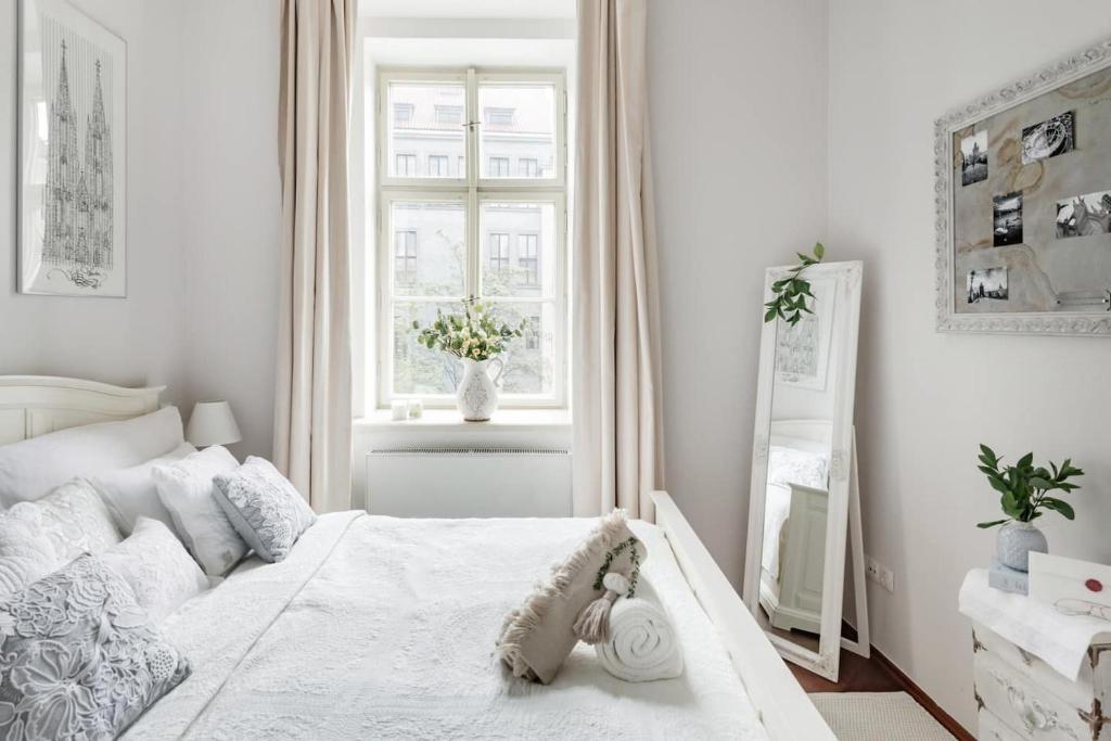 Old Town Square Apartment