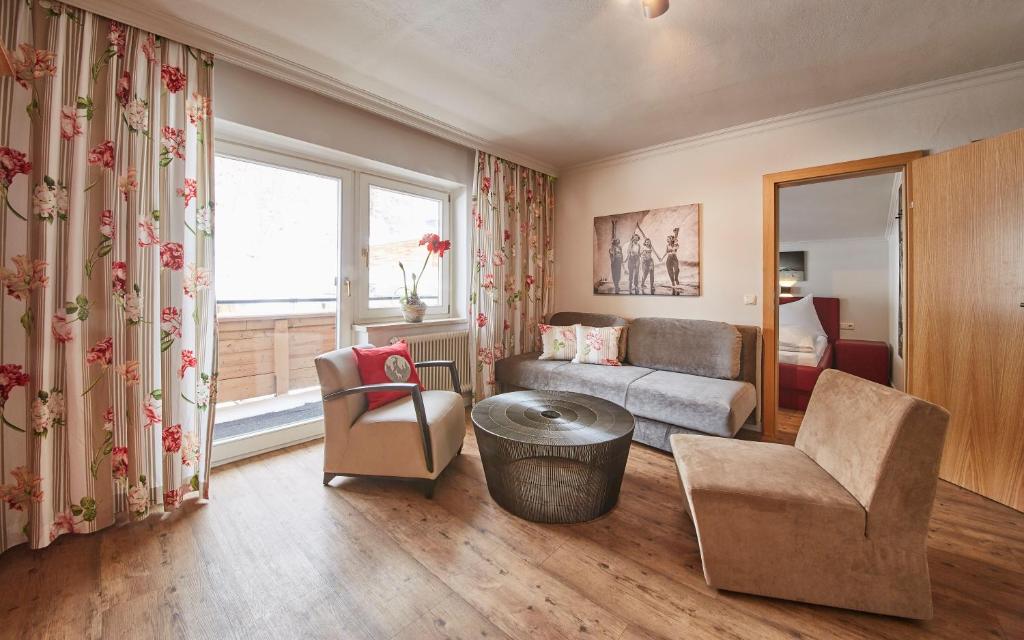 Posedenie v ubytovaní Hüttl Relax Appartements