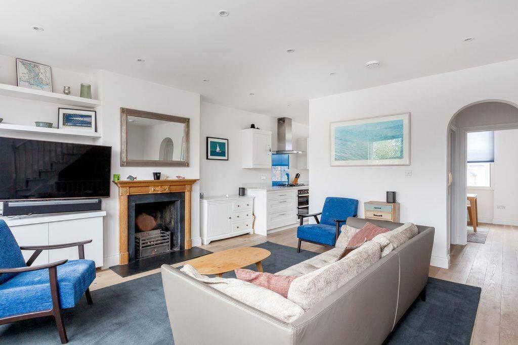 NEW - Fantastic 1bed with terrace in Fulham