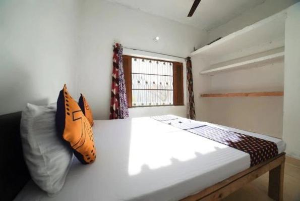 Vamoose Srishti - Chamoli - Habitación De Dormitorios Mixtos