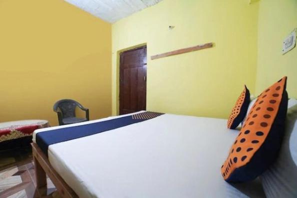 Vamoose Srishti - Chamoli - Dormitorio Mixto De 8 Camas