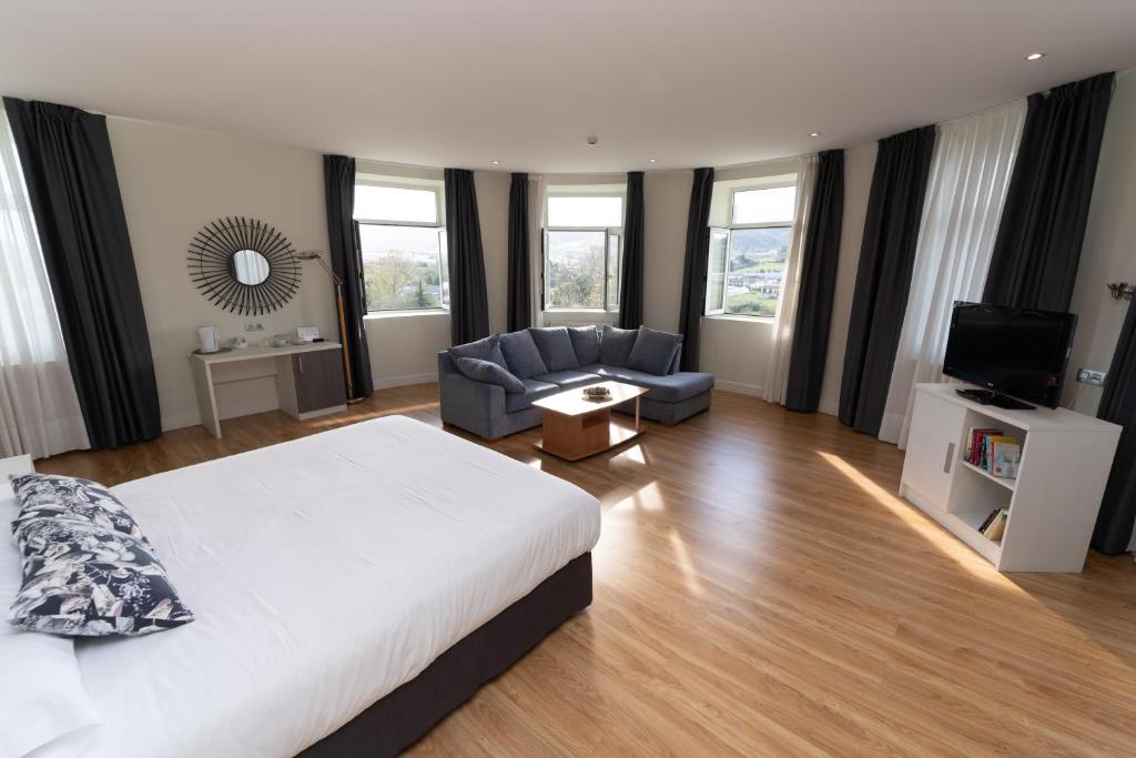 Hotel Seminario Aeropuerto Bilbao, Derio – Precios ...