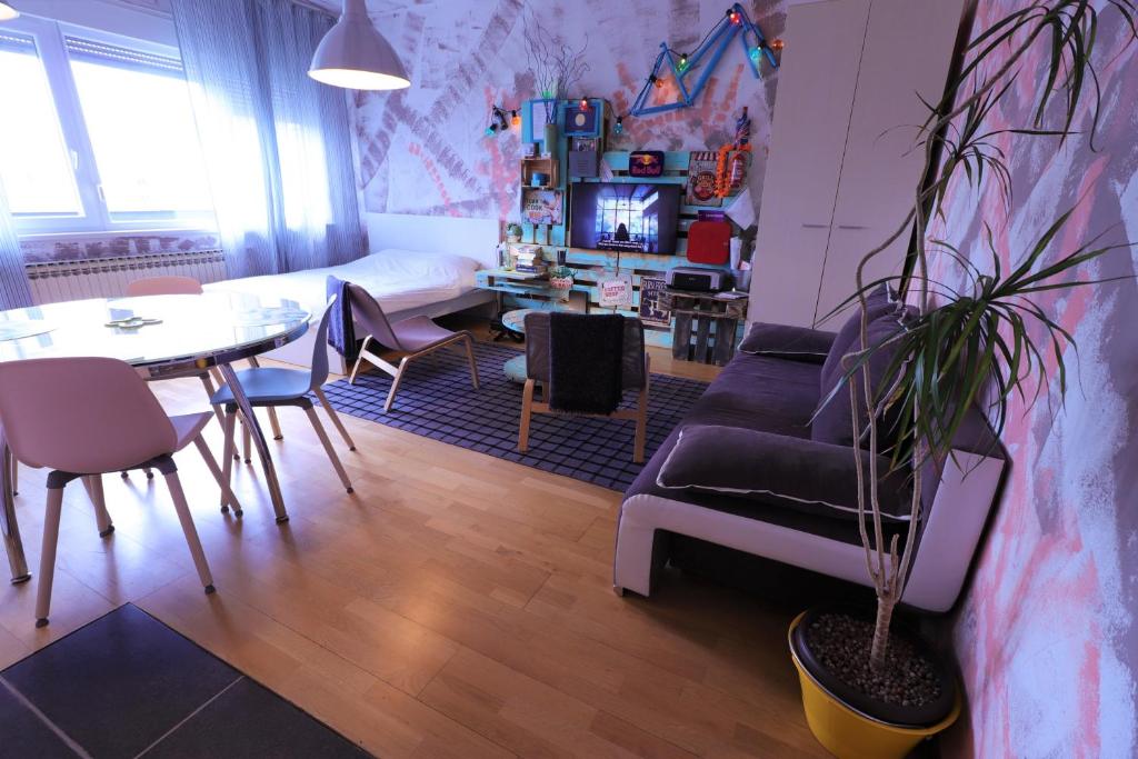 Amy apartment,centar,Netflix,speed WiFi - 1