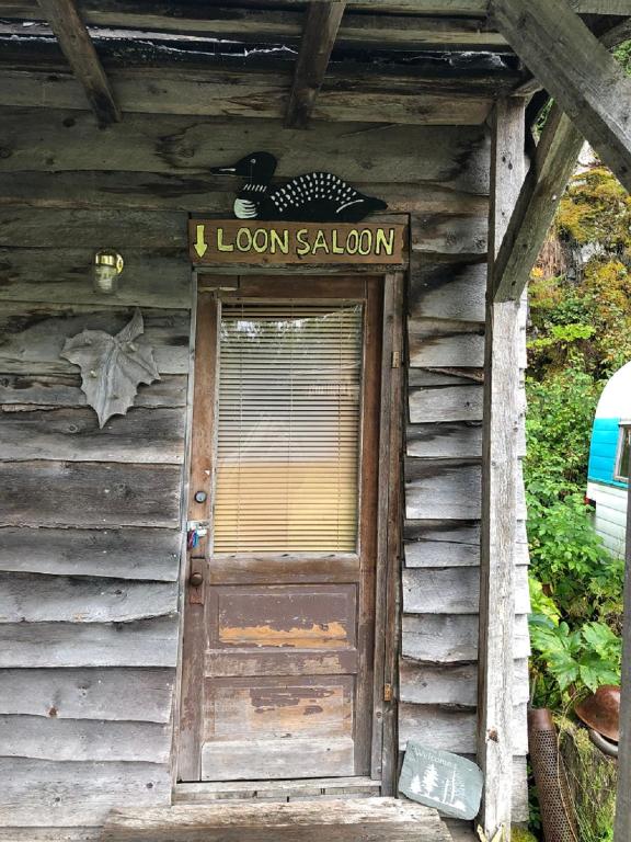 Nauti Otter Inn and Yurt Village - Quarto Individual Com Banheiro Compartilhado
