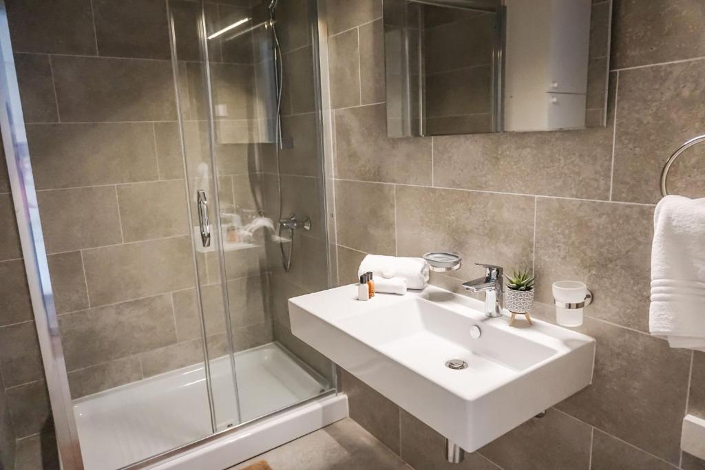 Four Views Apartments - 9