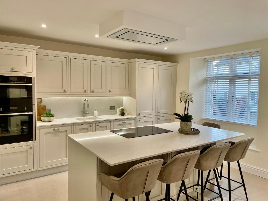 Dapur atau dapur kecil di Edge Mere Apartment, Bowness-on-Windermere