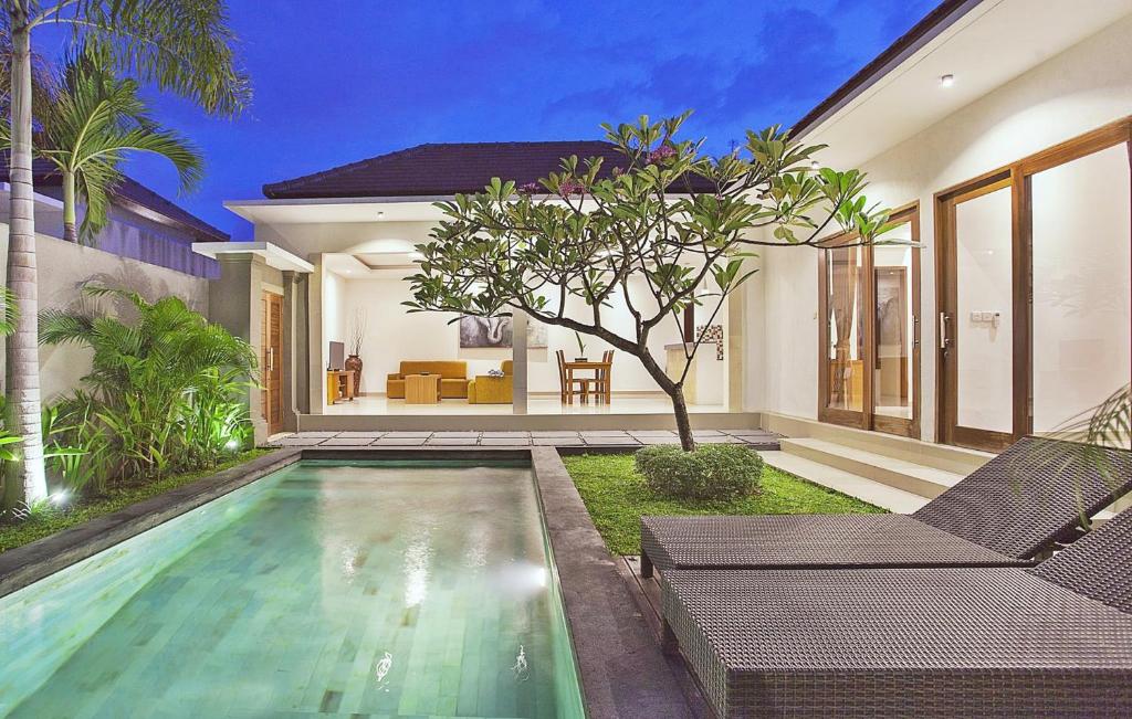 Hồ bơi trong/gần Kubu Manggala Villas Seminyak