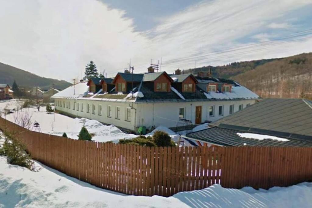 Nespecifikovaný výhled na hory nebo výhled na hory při pohledu z apartmánu
