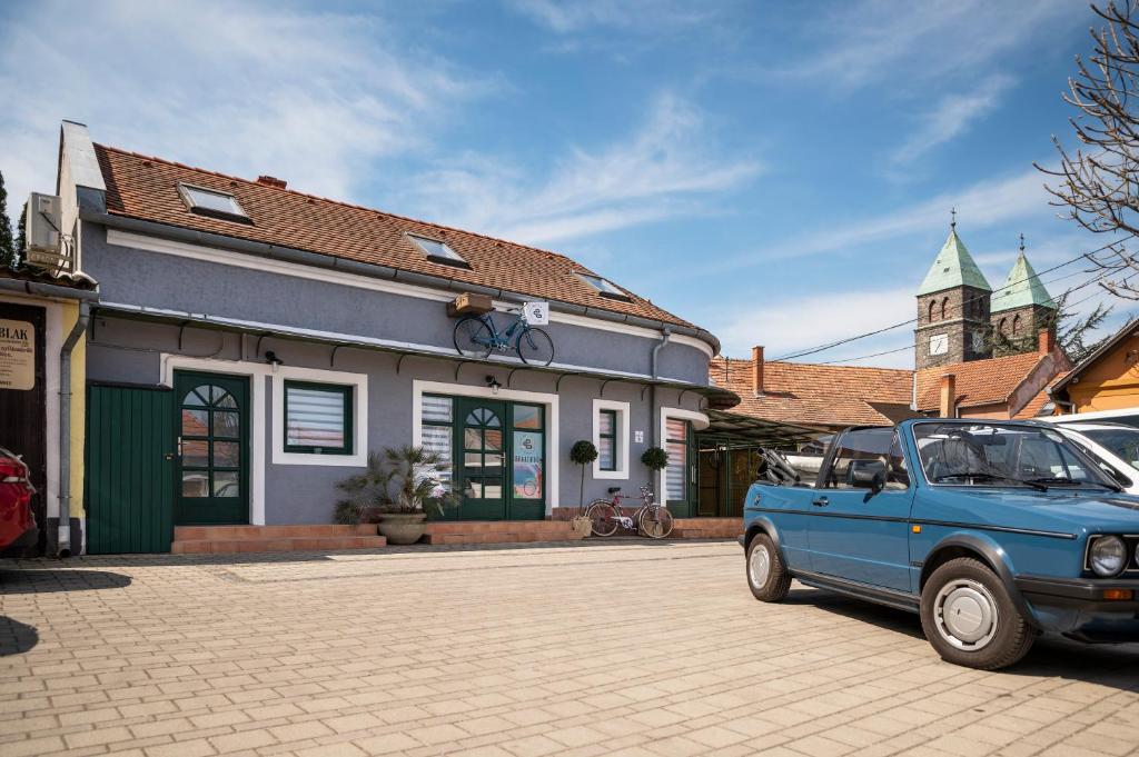 The building in which Az apartmant is located