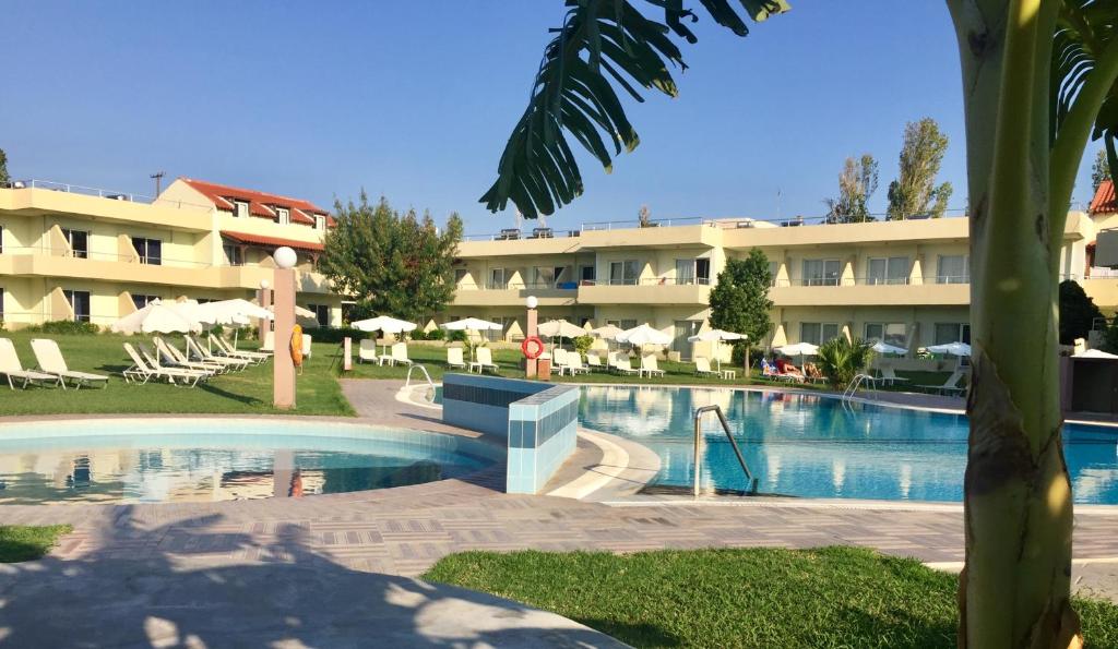 Bazén v ubytování Amira Hotel Rhodes nebo v jeho okolí