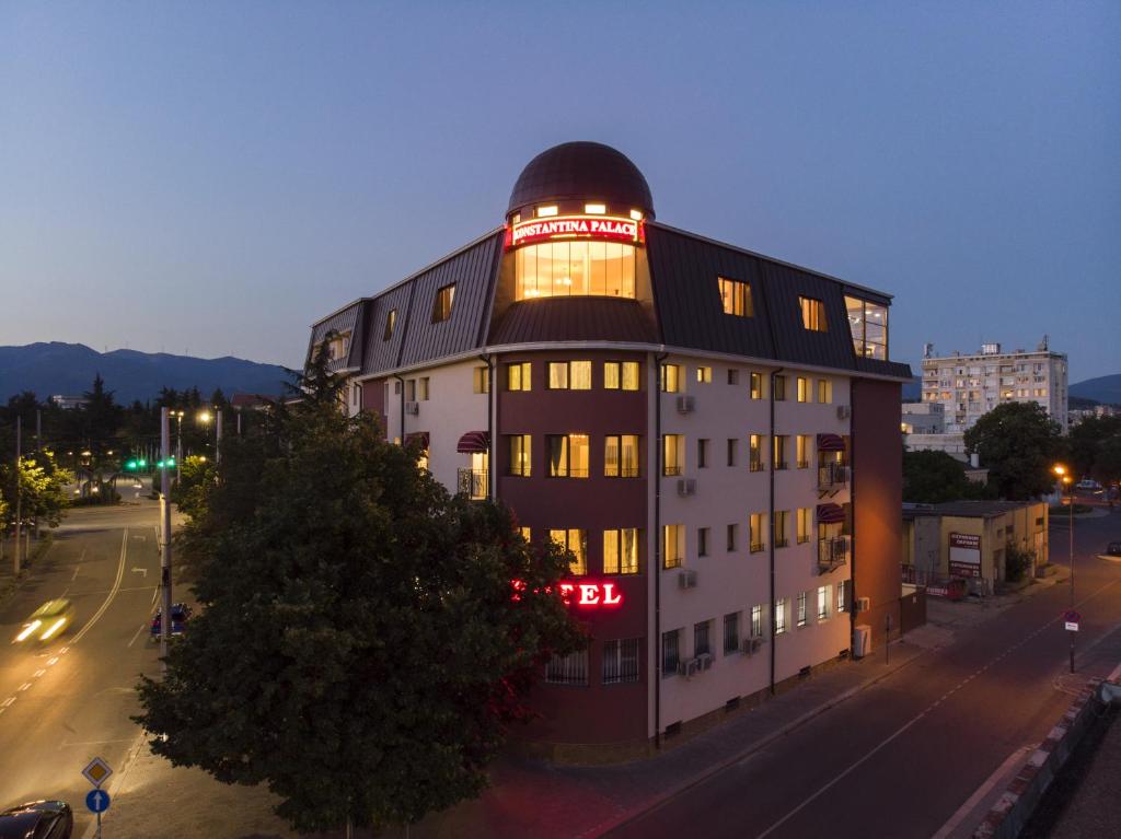 The building in which a szállodákat is located