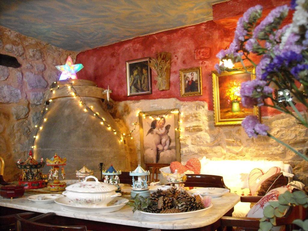 Kép Room in Lodge - Romantic getaway to Cuenca at La Quinta de Malu szállásáról Valeriában a galériában