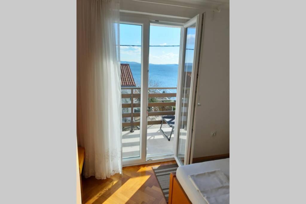 Nespecifikovaný výhled na moře nebo výhled na moře při pohledu z apartmánu