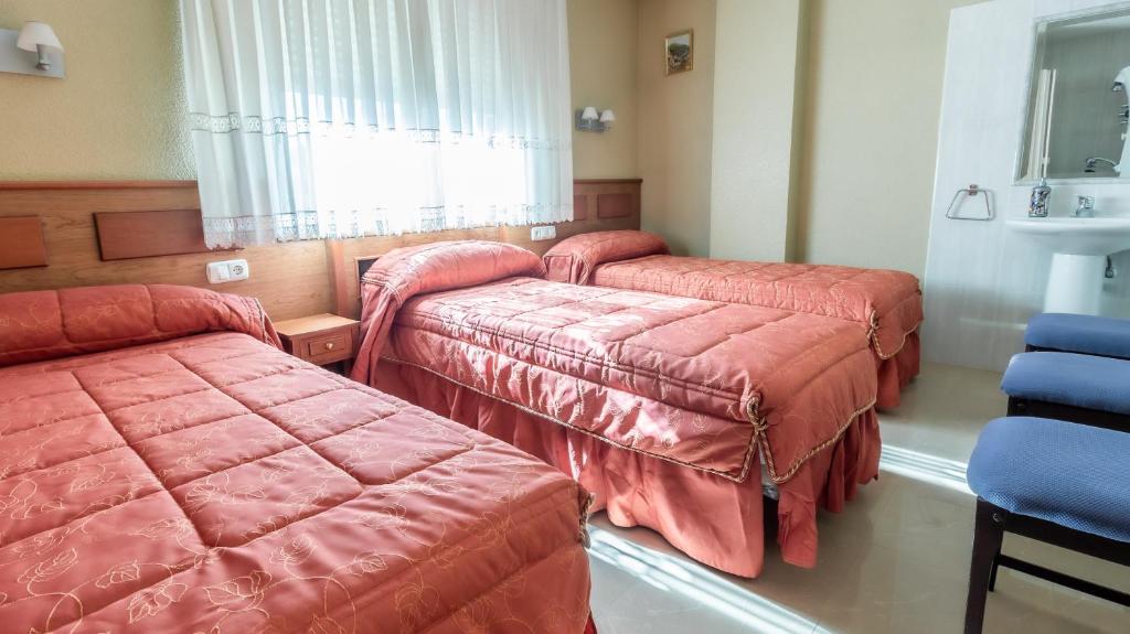 Pensión Isabel by Vivere Stays - Chambre Triple Avec Salle De Bains Commune