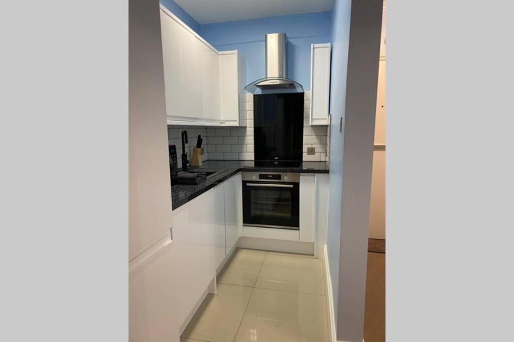 Newly Refurbished Luxurious Chelsea Flat!